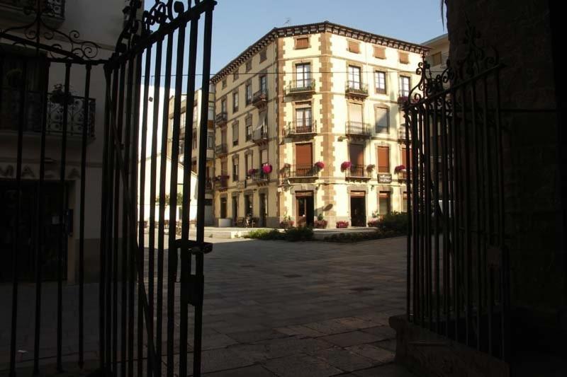 Hostal Paris Jaca Exteriér fotografie