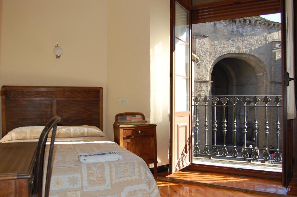Hostal Paris Jaca Exteriér fotografie