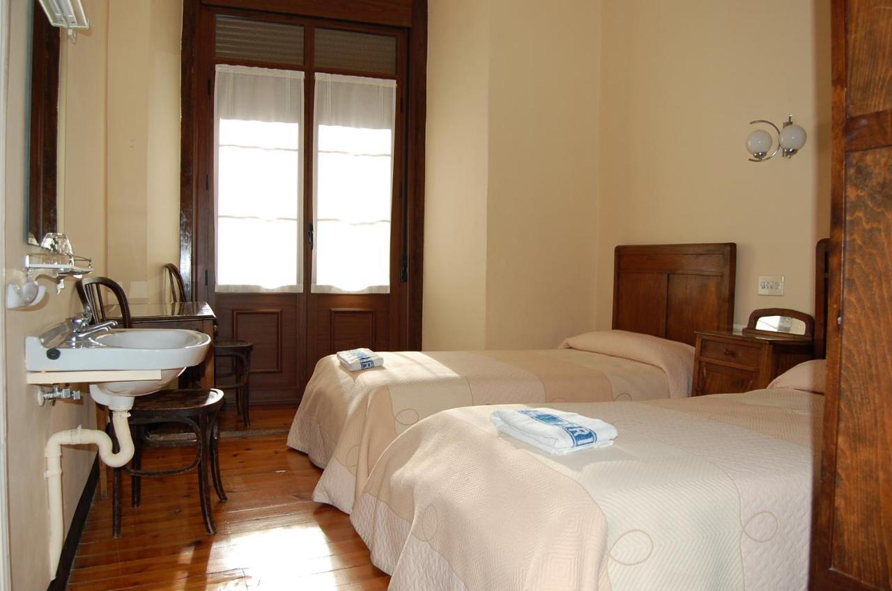 Hostal Paris Jaca Pokoj fotografie